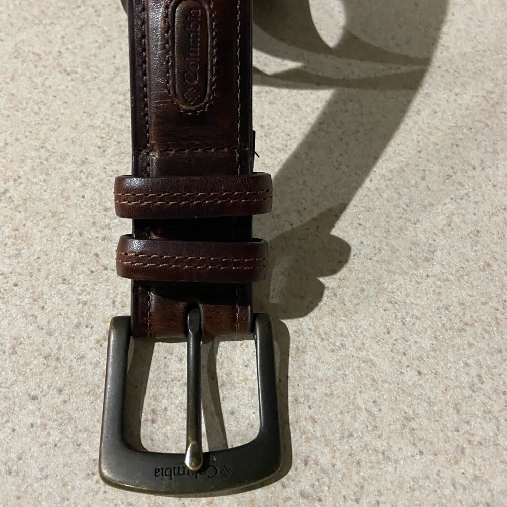 Men Columbia leather belt